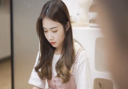 Cha dượng bạo hành tình dục cô con gái 18 tuổi