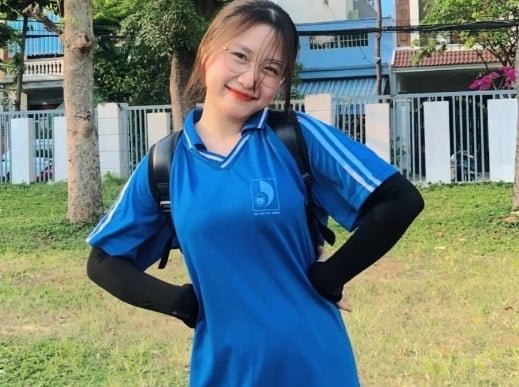 Em Dương Thị Minh và đôi mông 